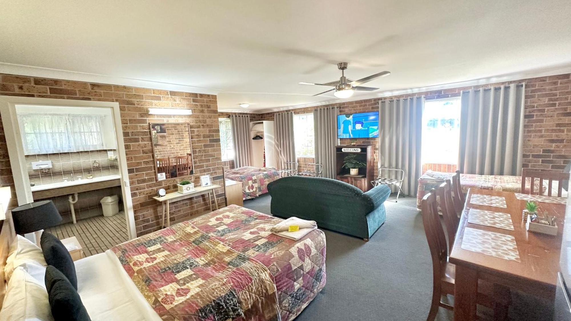 Golden Grain Motor 4* Tamworth