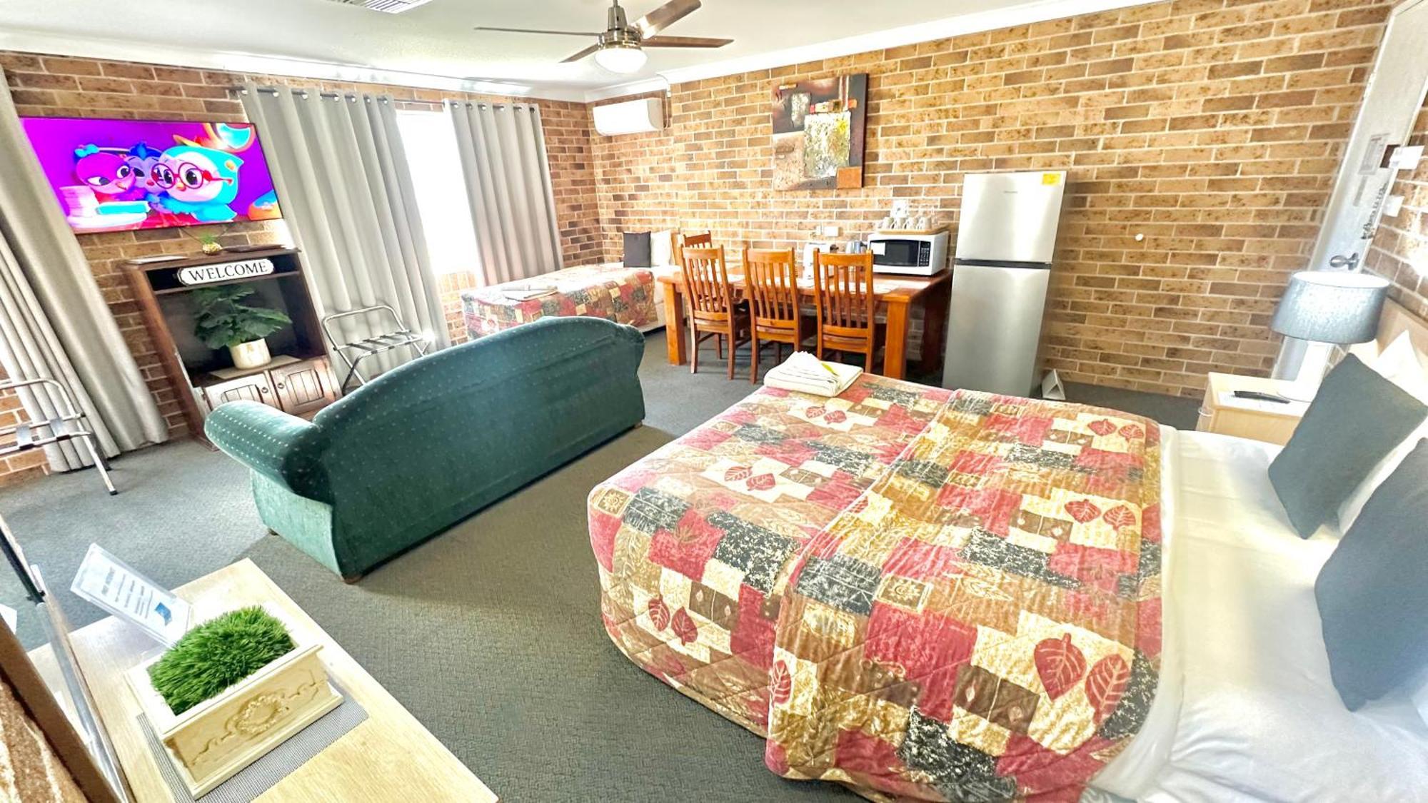 Golden Grain Motor Motel 4*